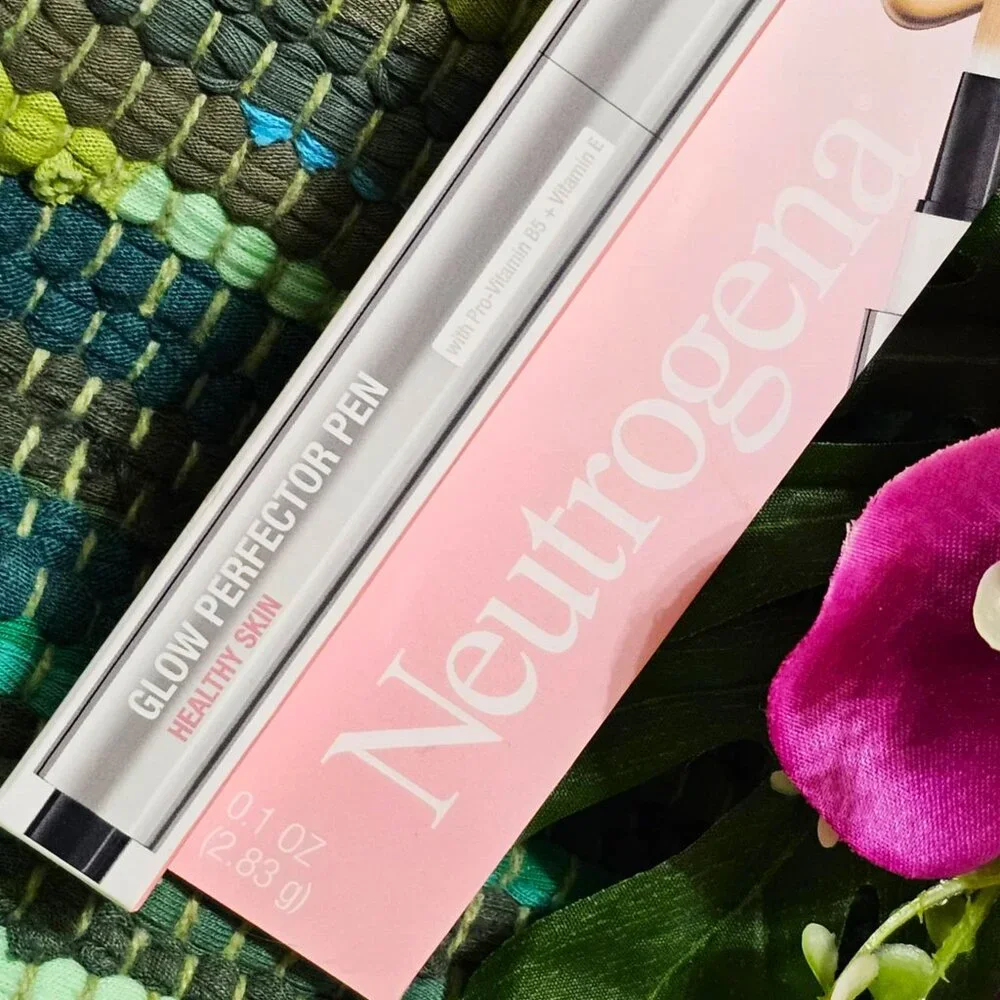 Neutrogena Healthy Skin Glow Perfector Pen, Pro-Vitamin B5 + Vitamin E. Fair